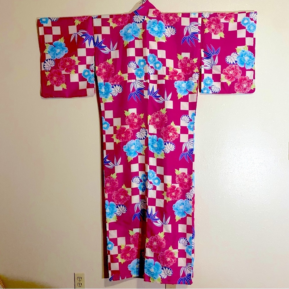 Fuchsia Polyester Japanese Kimono with Floral and Check Pattern